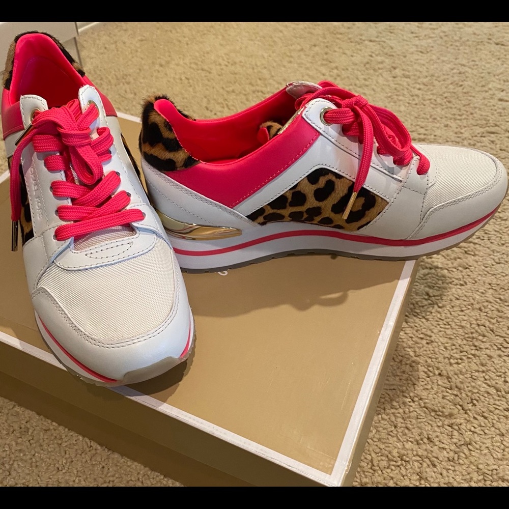 Shoes - Picture 3 of 4